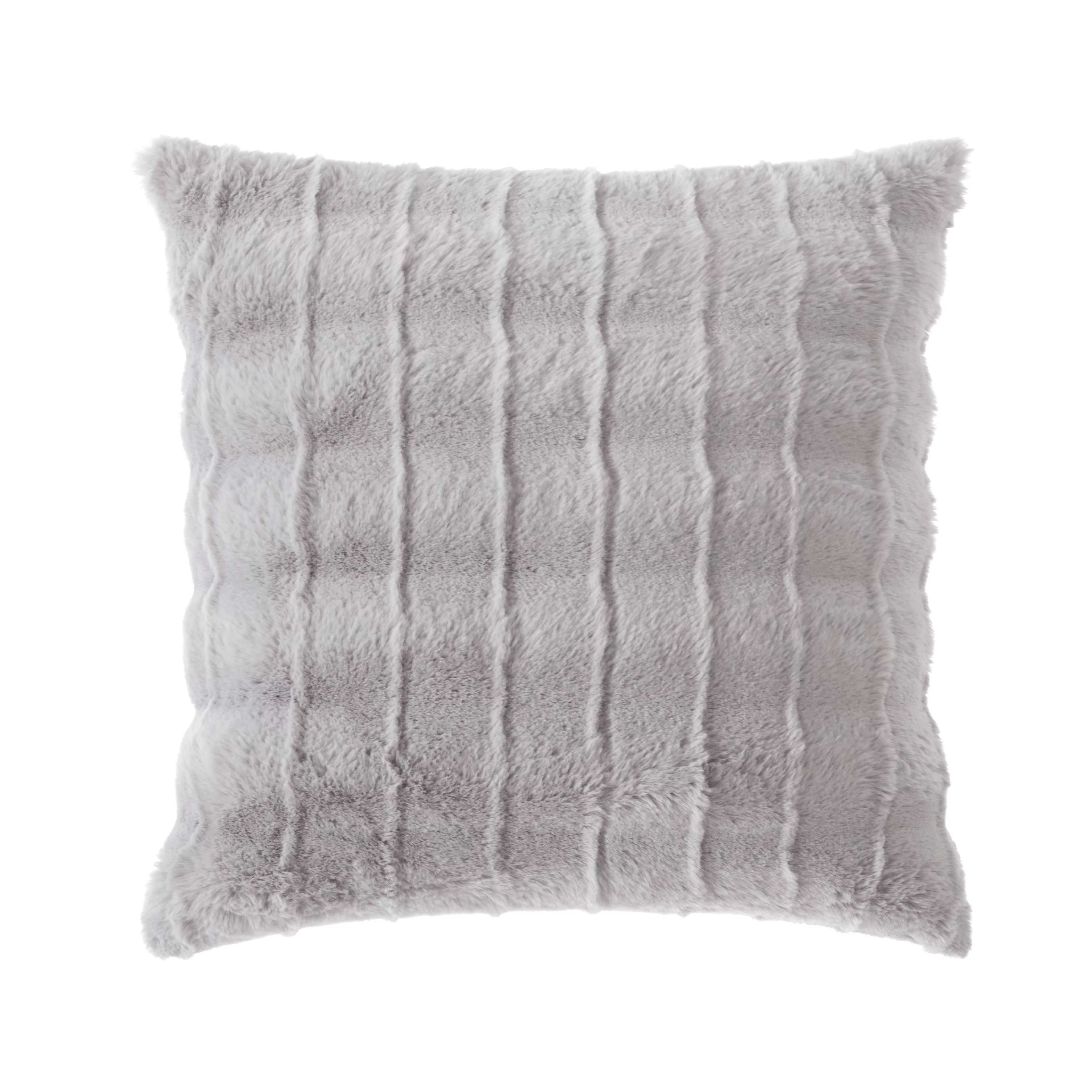 Mainstays Faux Fur 19"x19" Decorative Pillow, Grey, 1 piece - Walmart.com | Walmart (US)