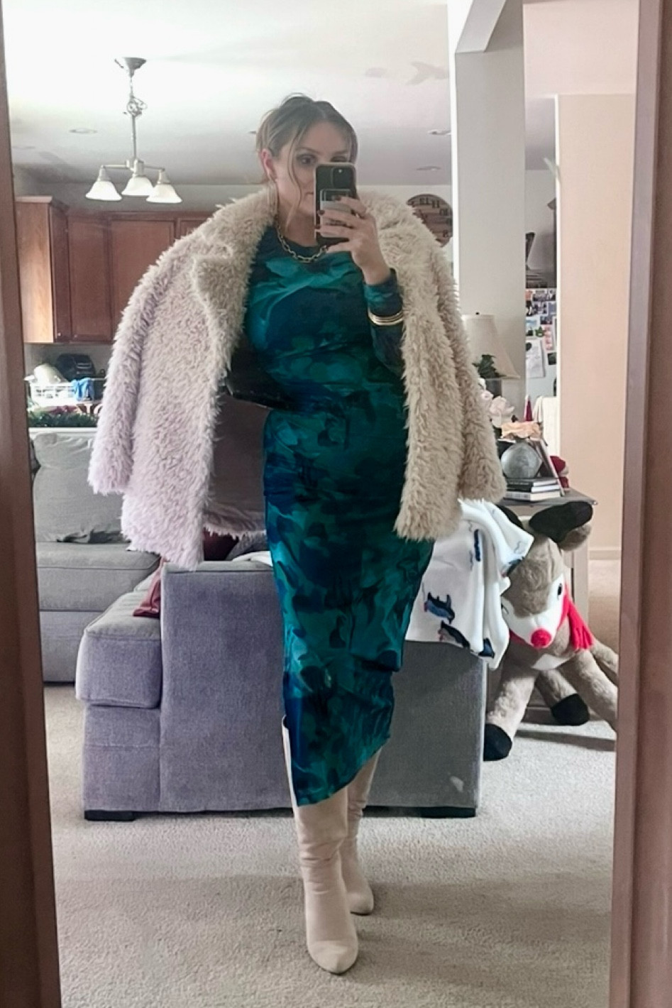 I hate dressing up in the cold! Gimme all the long sleeves, laters & fluff! 

#LTKSeasonal #LTKOver40