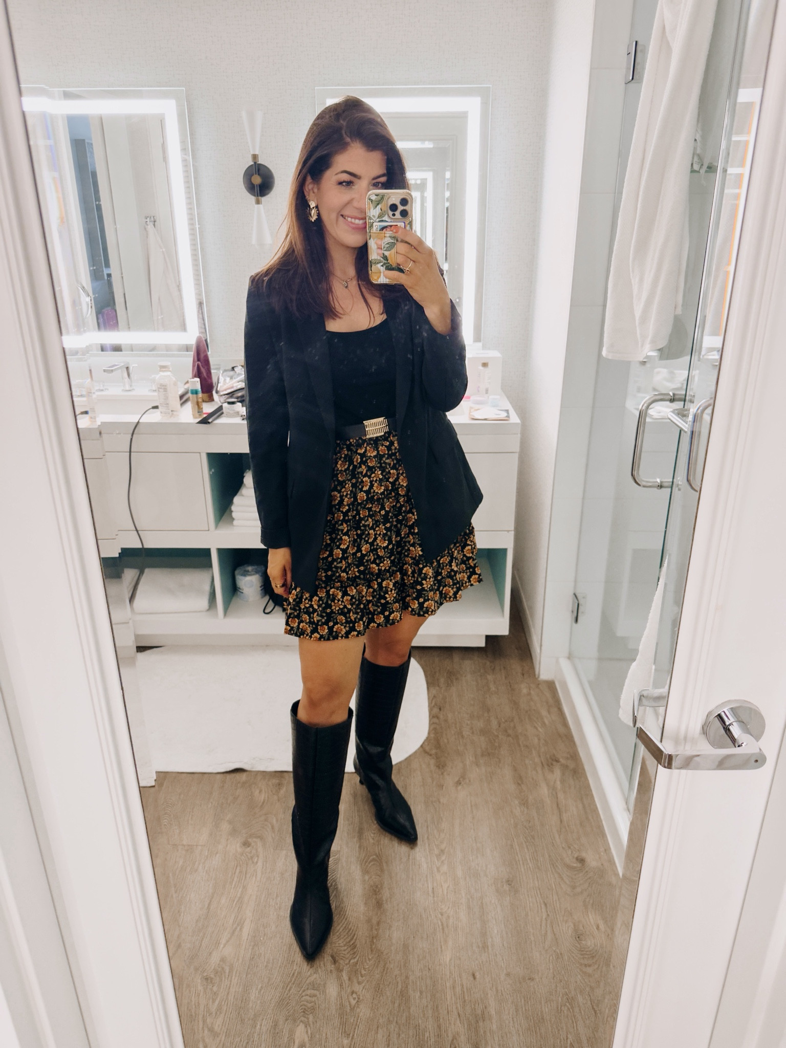 In a medium blazer and medium skirt 

#LTKMidsize #LTKSaleAlert #LTKFindsUnder50