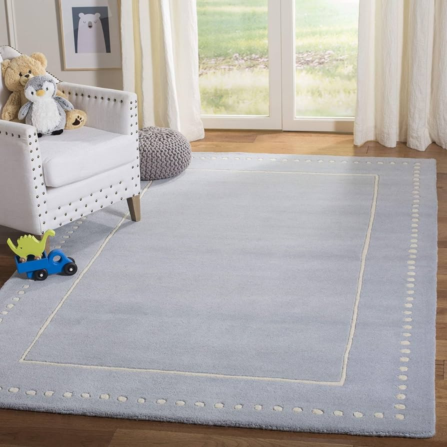 SAFAVIEH Bella Collection 8' x 10' Light Blue/Ivory BEL151A Handmade Dotted Border Premium Wool A... | Amazon (US)