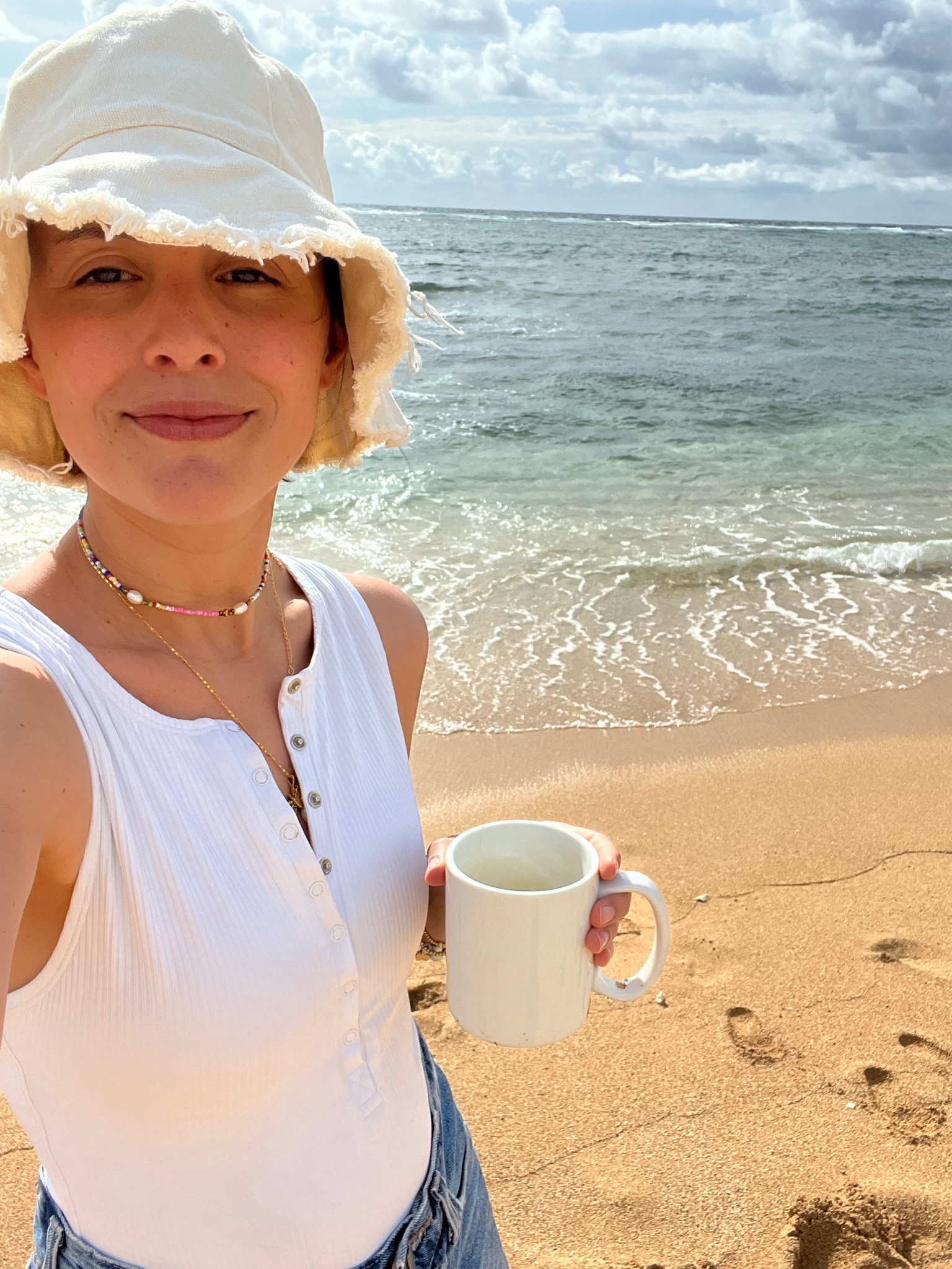 Nursing friendly swimsuit! Size S
Shorts run big!