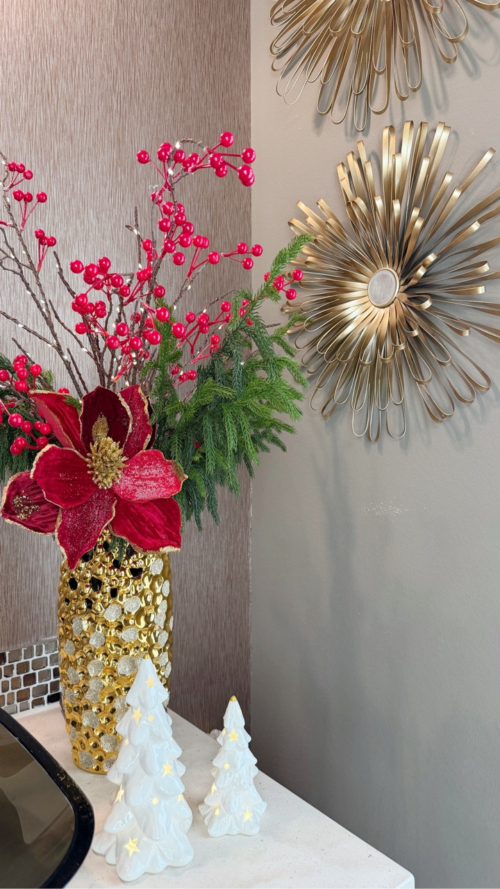 Bathroom holiday decor! Who else is counting down 🥰

#LTKHoliday #LTKActive #LTKHome