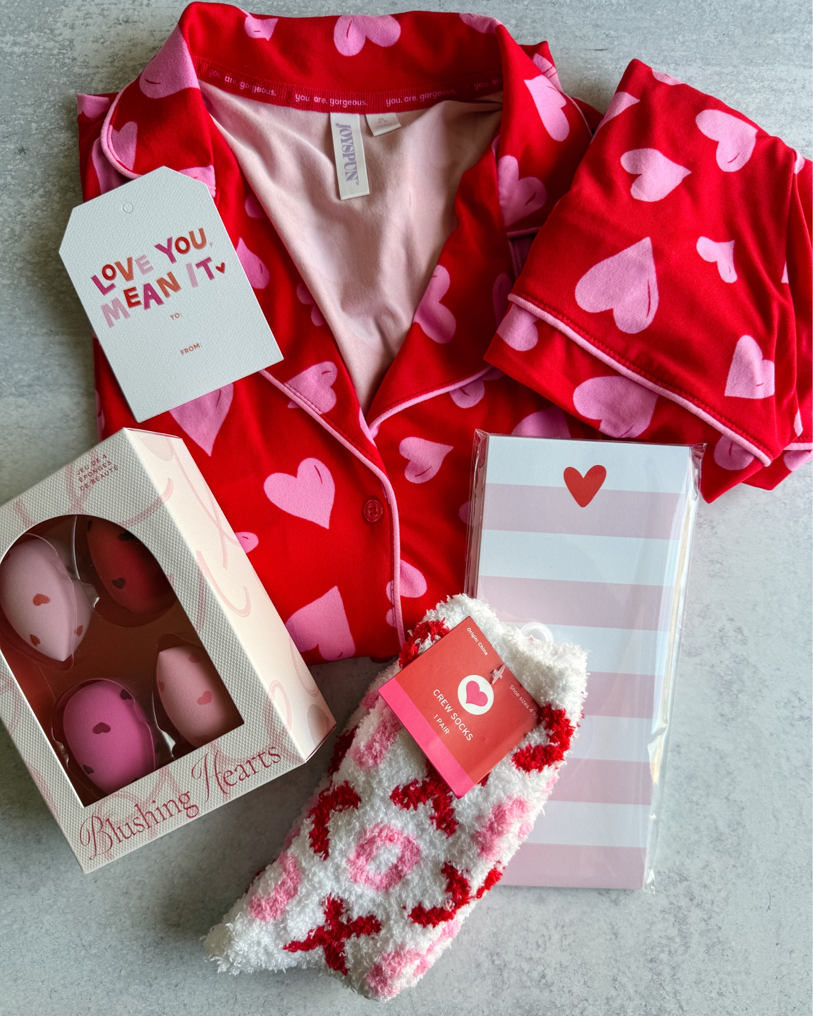 Galentines gifts with sleepover essentials 

#LTKValentine #LTKU #LTKmomlife