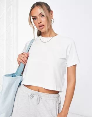 Columbia Unionville back print cropped t-shirt in white - Exclusive at ASOS | ASOS (Global)