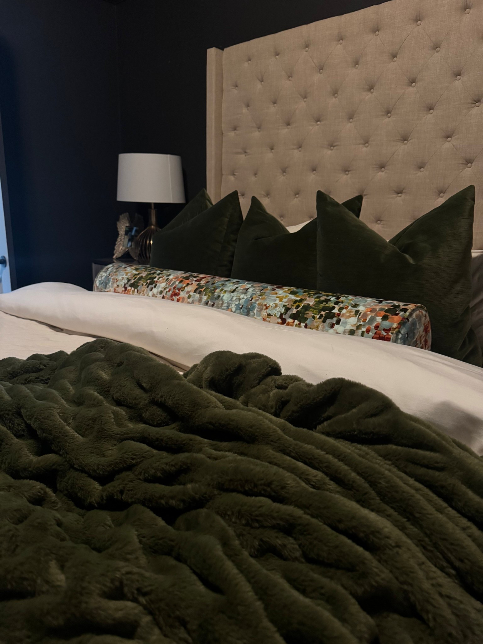 luxury pillows on sale for MDW! Discount applied at checkout!

Home decor
Accent pillows
Decorative pillows

#LTKStyleTip #LTKHome