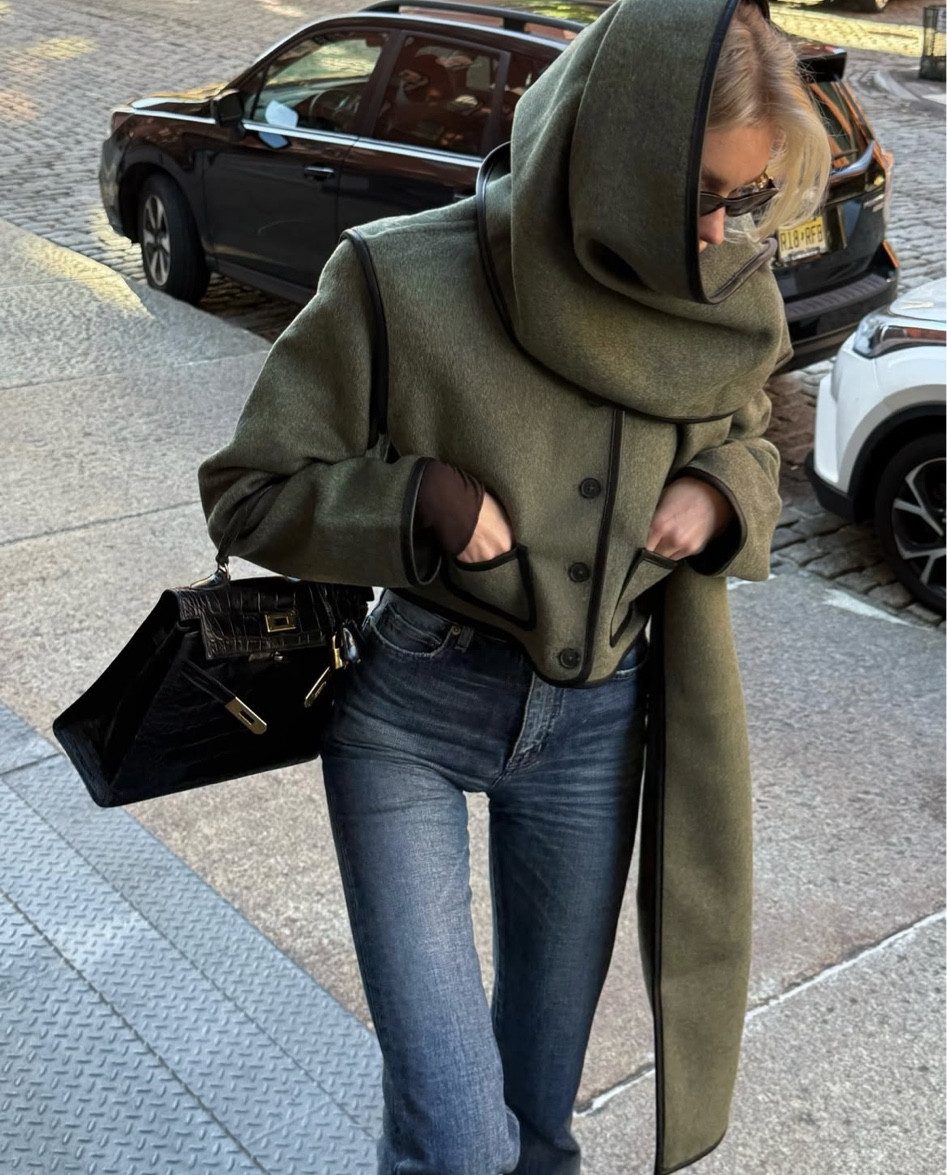 CHAQUETA CON BUFANDA DESMONTABLE … curated on LTK