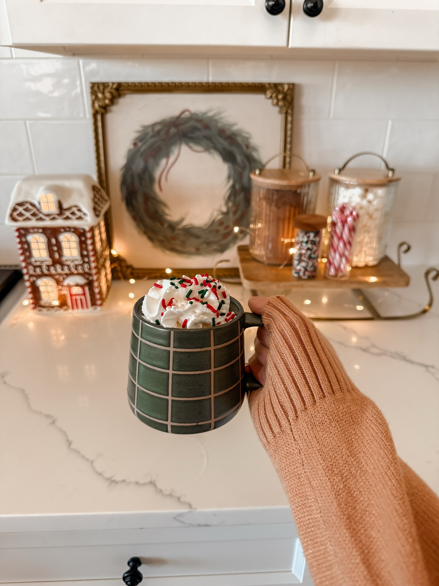 Cheers to Fridayyyyyyy 👏🏻☕️ tell me something good that happened to you this week!