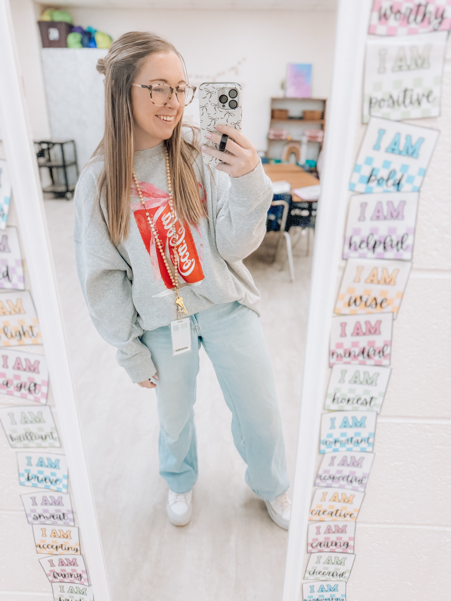 Happy Monday! I love Jean days!! And this sweater is adorable!!! 

#LTKSaleAlert #LTKStyleTip #LTKFindsUnder50