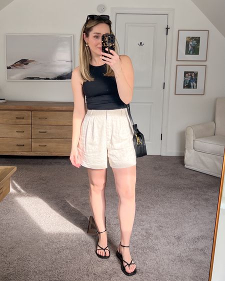Abercrombie shorts are 20% off including the Sloane shorts. These are absolutely worth the investment! Wearing my true size 27. Don’t forget to use the code JENREED for an extra 15% off.