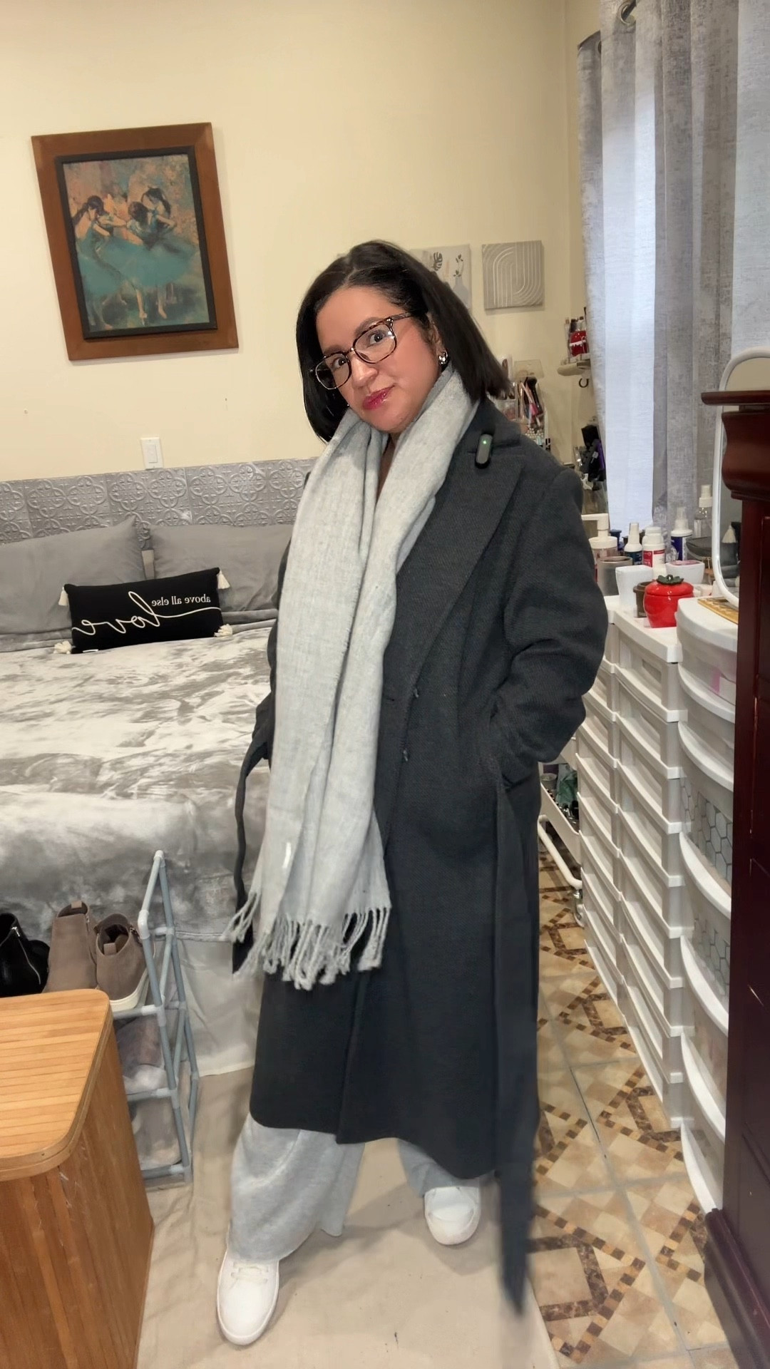 Layering technique to look stylish and still remain warm during the cold weather months




Coats
Scarfs
Vest
Layering technique
Staying warm
Layering for warmth 

#LTKStyleTip #LTKGiftGuide #LTKWatchNow