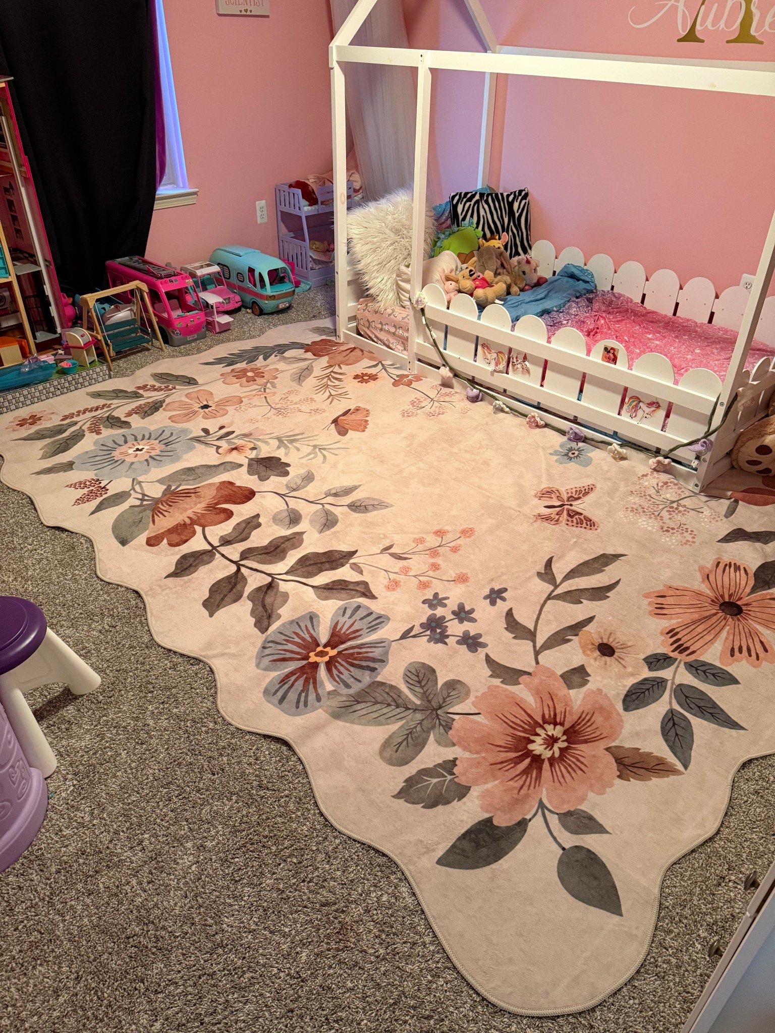Cute washable floral rug | Scalloped Rug

#LTKHome