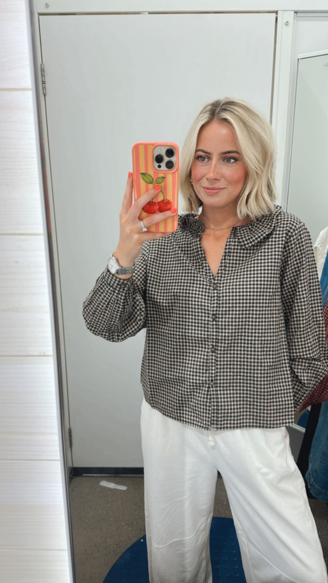 still thinking about this adorable top from Old Navy.. so perfect to transition into Fall! I’m wearing a S 🍂🍁