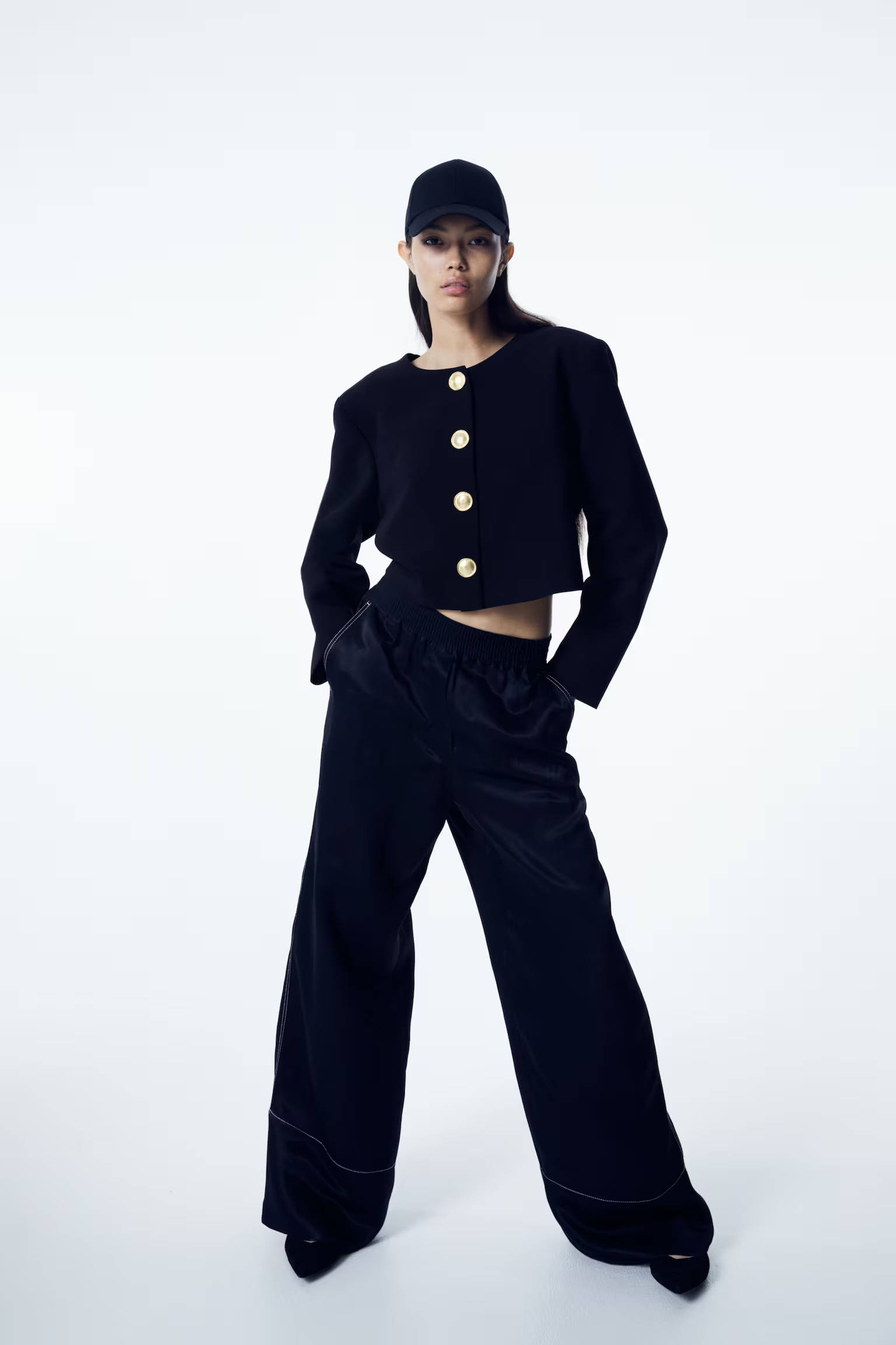 Cropped Black Blazer  | H&M (UK, MY, IN, SG, PH, TW, HK)