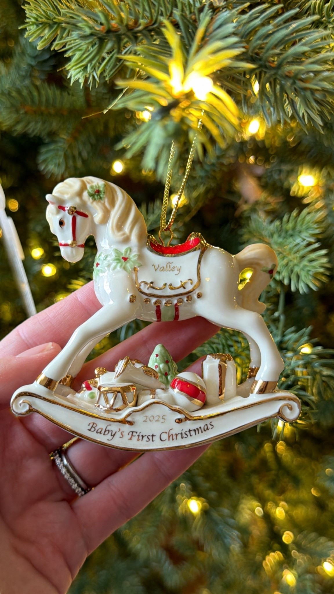 Baby’s first Christmas ornament!!🎄

Christmas decor// Christmas tree// ornament

#LTKBaby #LTKHoliday