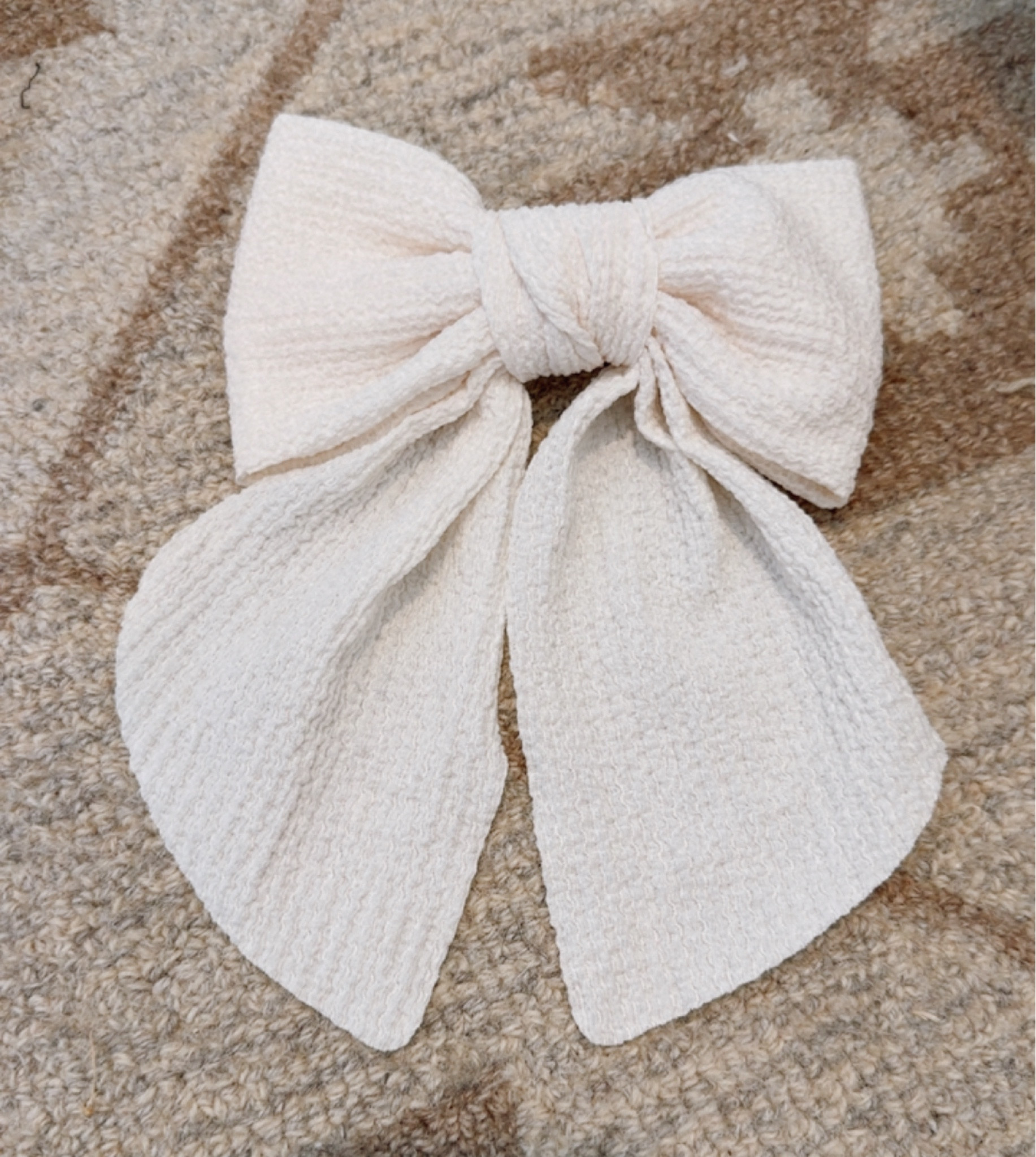 DSW $9 hair bow on clip! So cute for little girls, teens or adults 🤍

#LTKKids #LTKBeauty