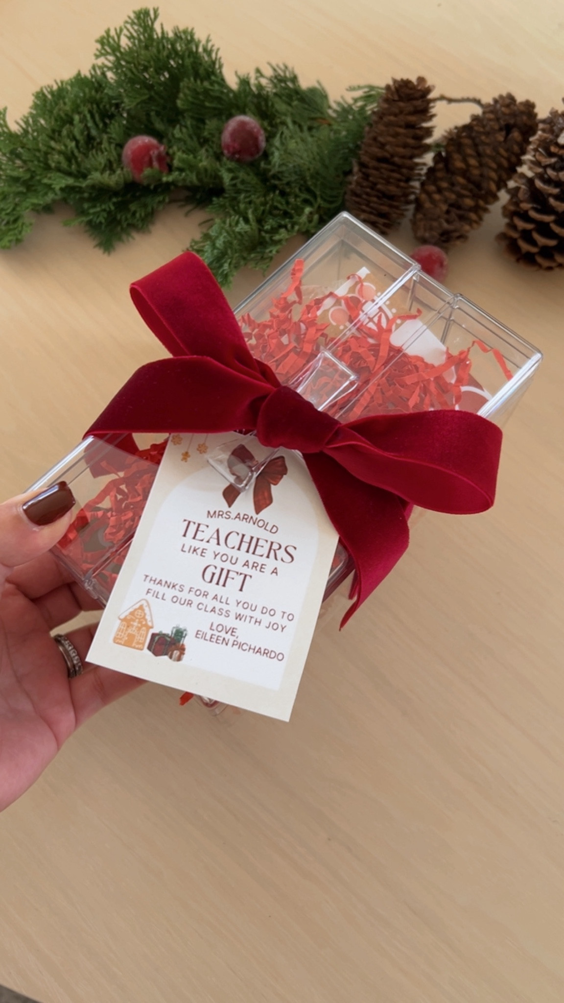 Teacher Gift Idea..this acrylic gift box it’s so adorable it’s from the dollar spot @Target
-Added a gingerbread themed face mask, lip gloss, pearl hair clip, some festive chocolates and a gift card. A festive way to say thank you this season!
#teachergift #holidaygifts #giftidea #easygiftidea #burrbasket #bowthemed #gingerbreadtheme #teacherchristmasgift


#LTKFindsUnder100 #LTKGiftGuide #LTKHoliday