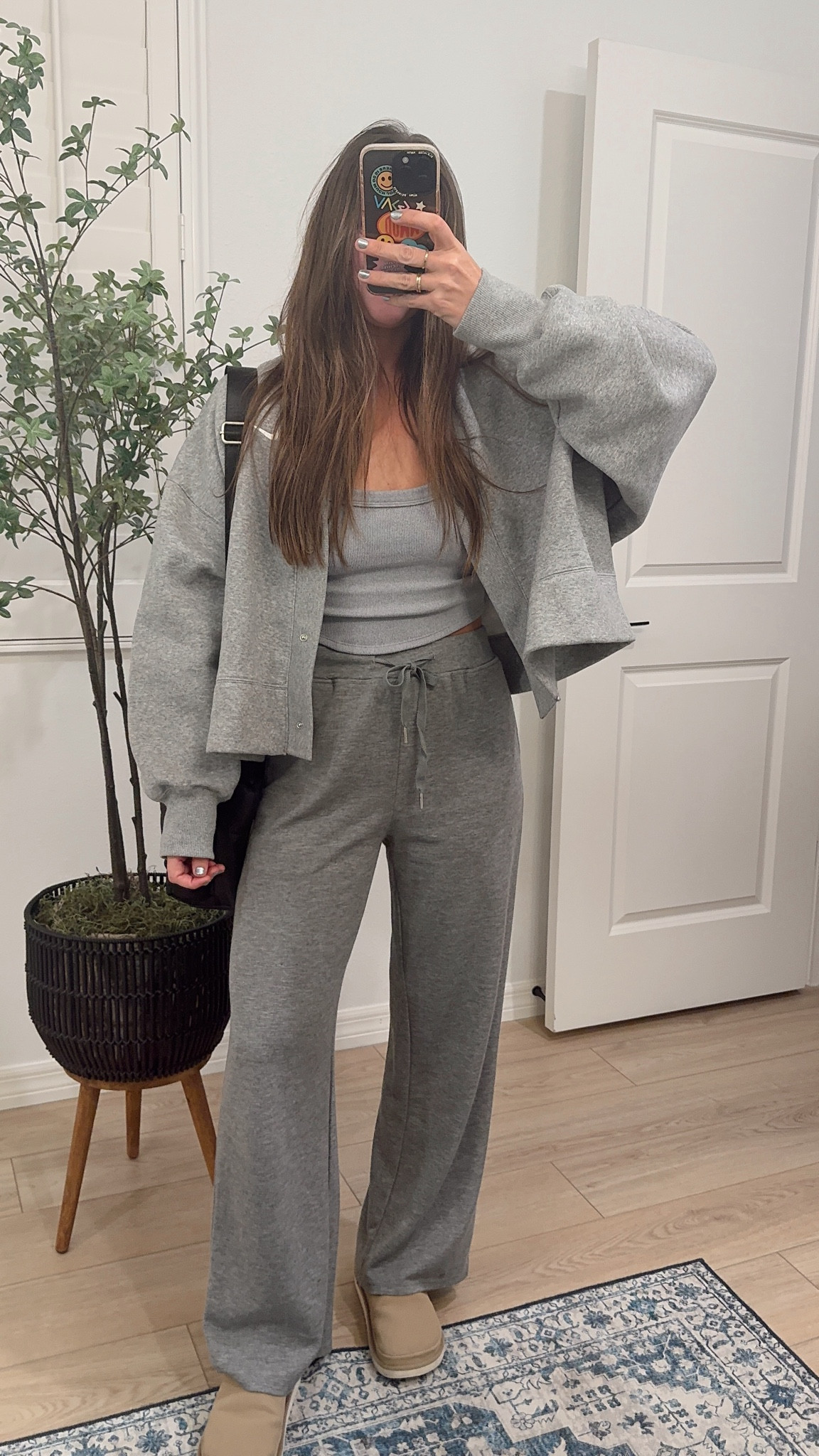 Fave comfiesss 🩶
Small in all items 