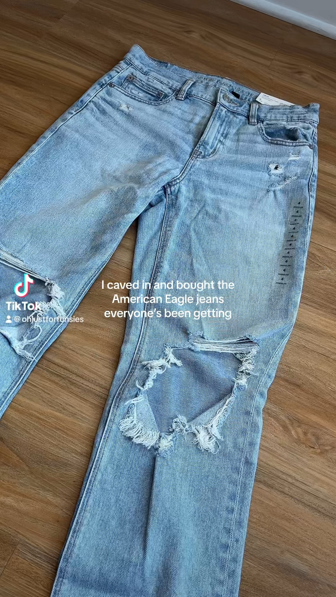 American Eagle Straight Leg Jeans (ON SALE!!)

#LTKSale #LTKunder50 #LTKsalealert