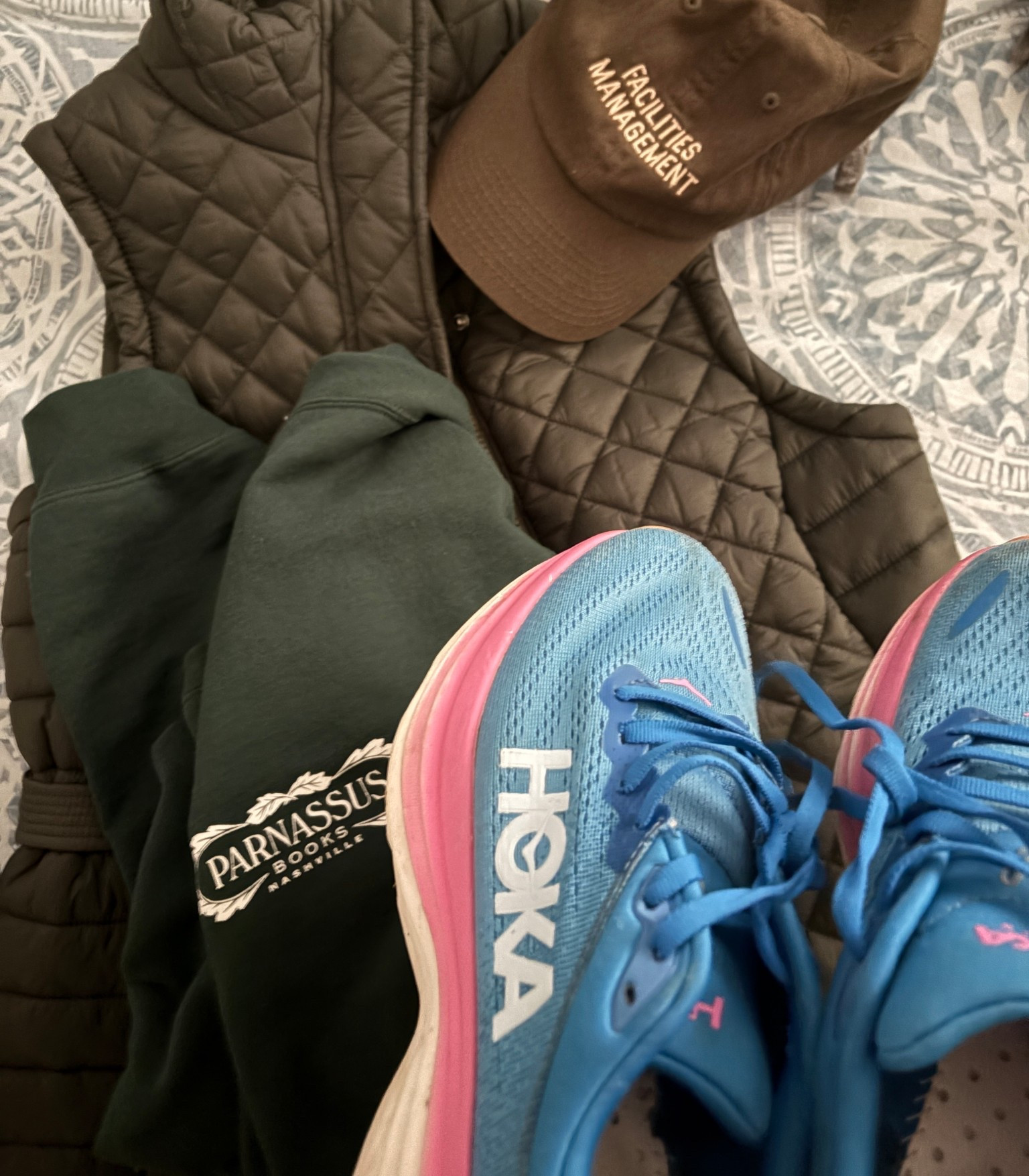 If these are out, it’s time for a walk! I need to do some sort of activity where I touch the ground for 30 minutes at least 3 times a week. Here’s what I’m generally wearing when I do so! 

ID: a green vest, green sweatshirt, green bat and blue-and-pink sneakers. 



#LTKfitnessgoals #LTKootd #LTKActive