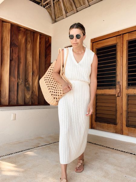 Beach vacation outfit under $100 and I’m wearing a size xs 

#LTKstyletip #LTKfindsunder100