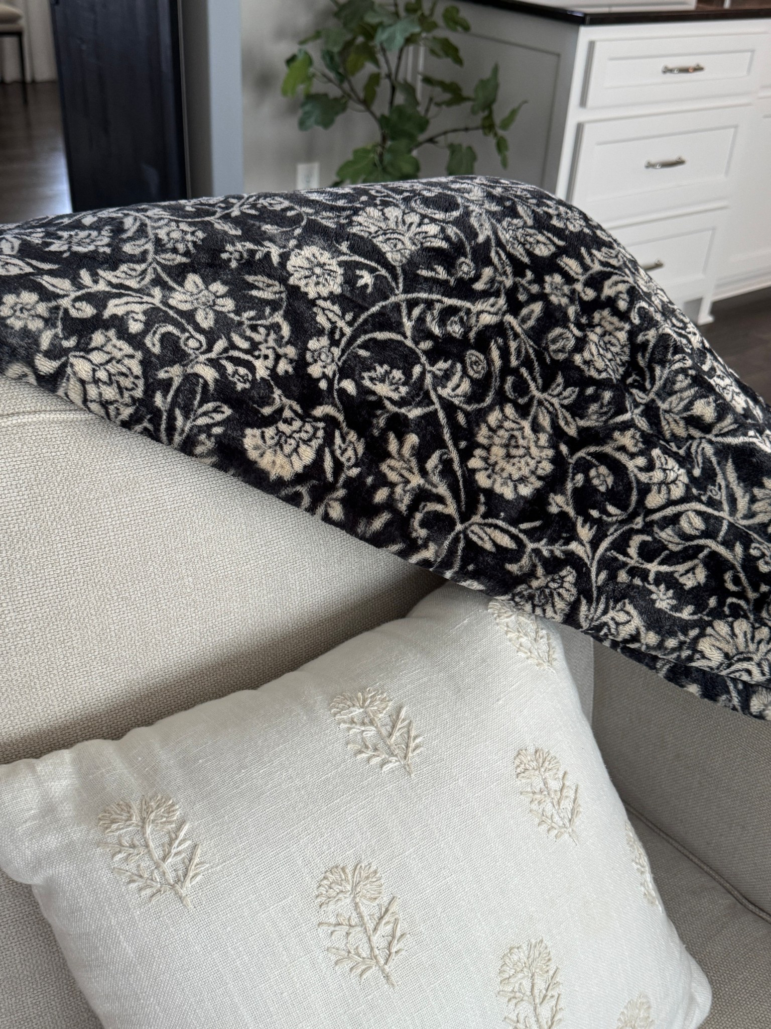 Such a pretty and cozy throw at an amazing price! 

#targethome #throwblanket 

#LTKSeasonal #LTKHome #LTKautumn