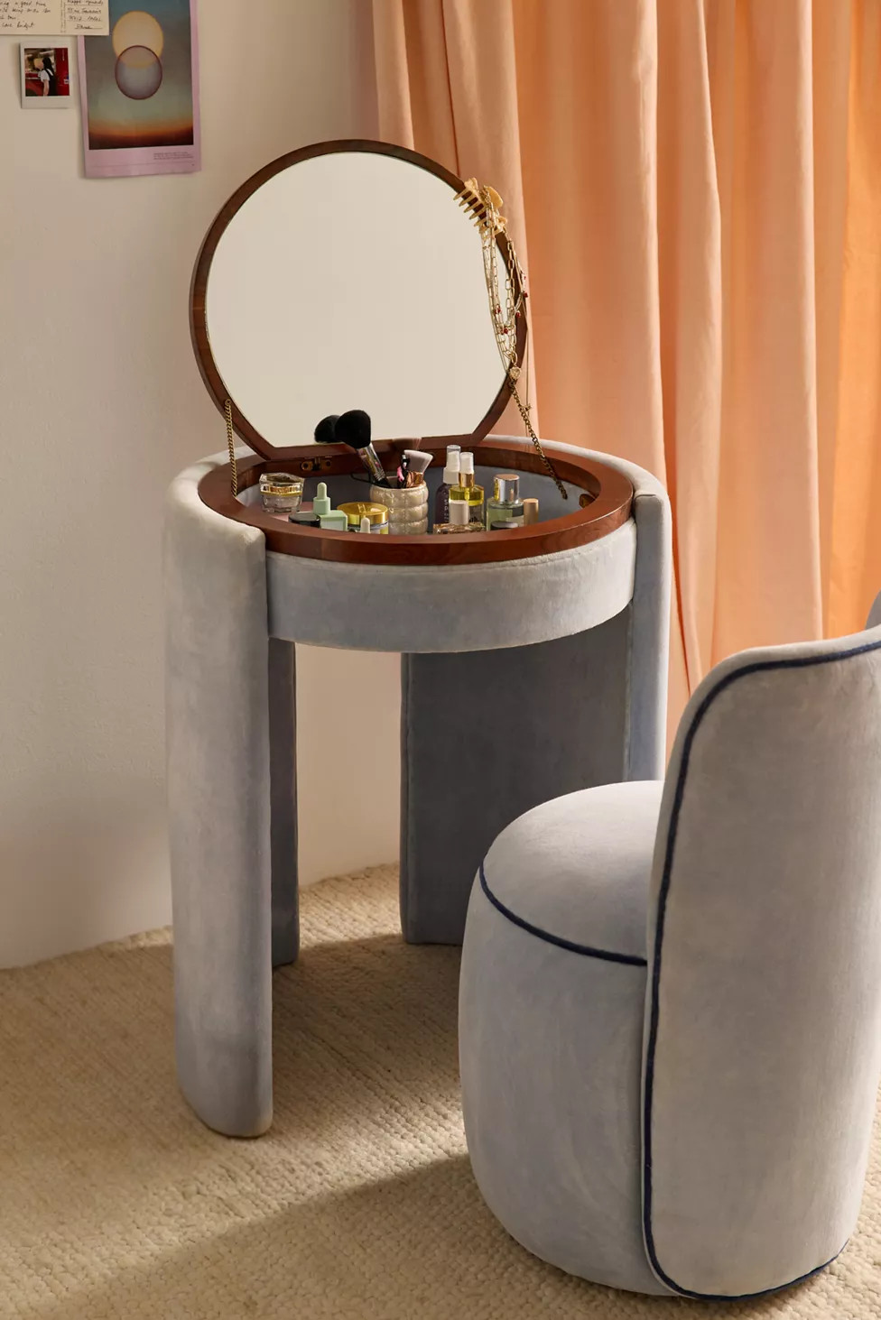 Jane Mirror Vanity & Stool Set | Urban Outfitters (US and RoW)
