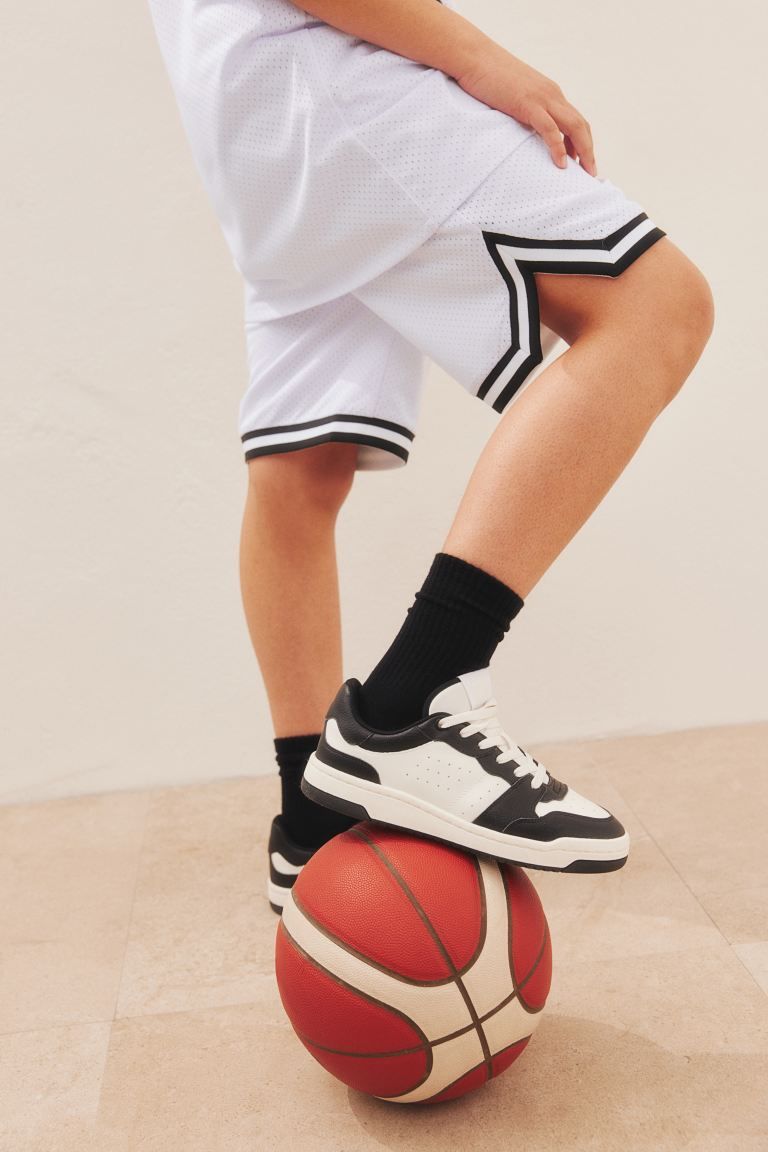 DryMove™ Basketball Shorts - White - Kids | H&M US | H&M (US + CA)