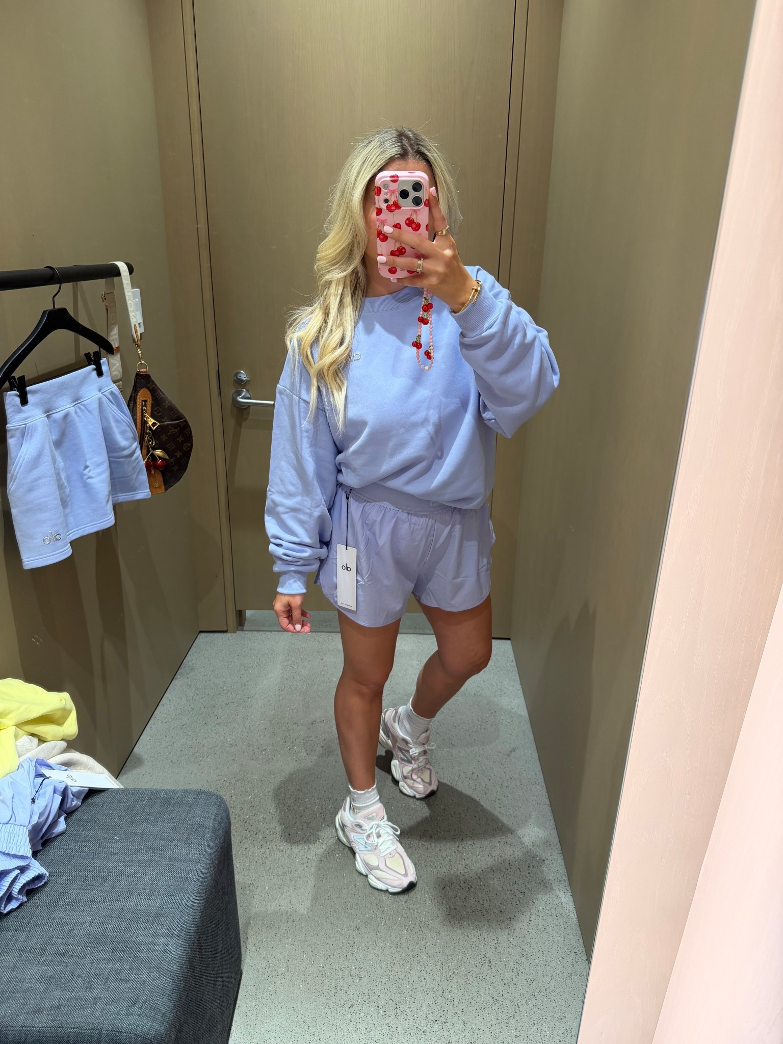 New Alo color!
Size small