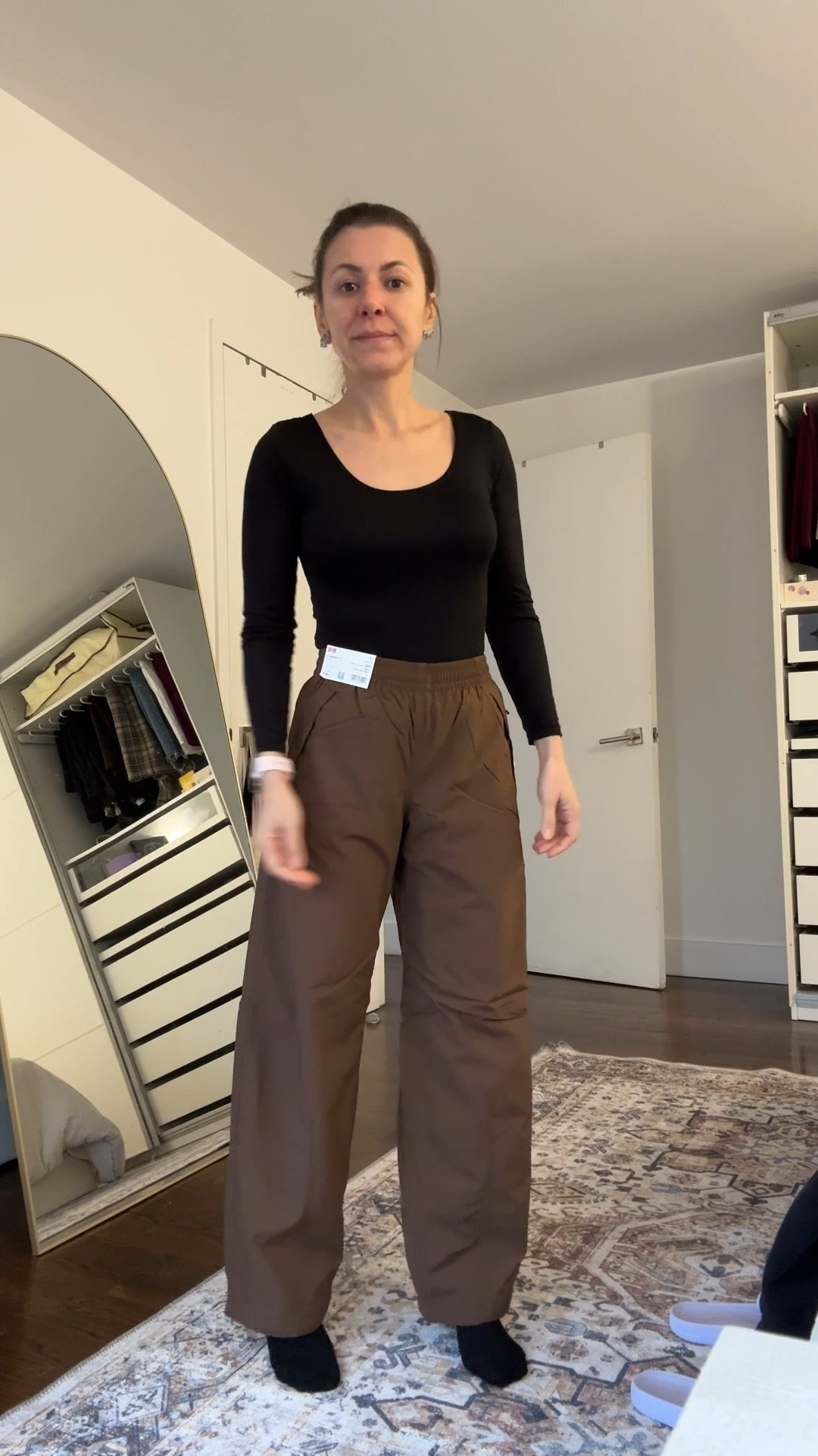 Warm lined pants, perfect for a casual, comfy look. Love these pants for those freezing days when you have to run errands, go to the gym or walk the dog. 