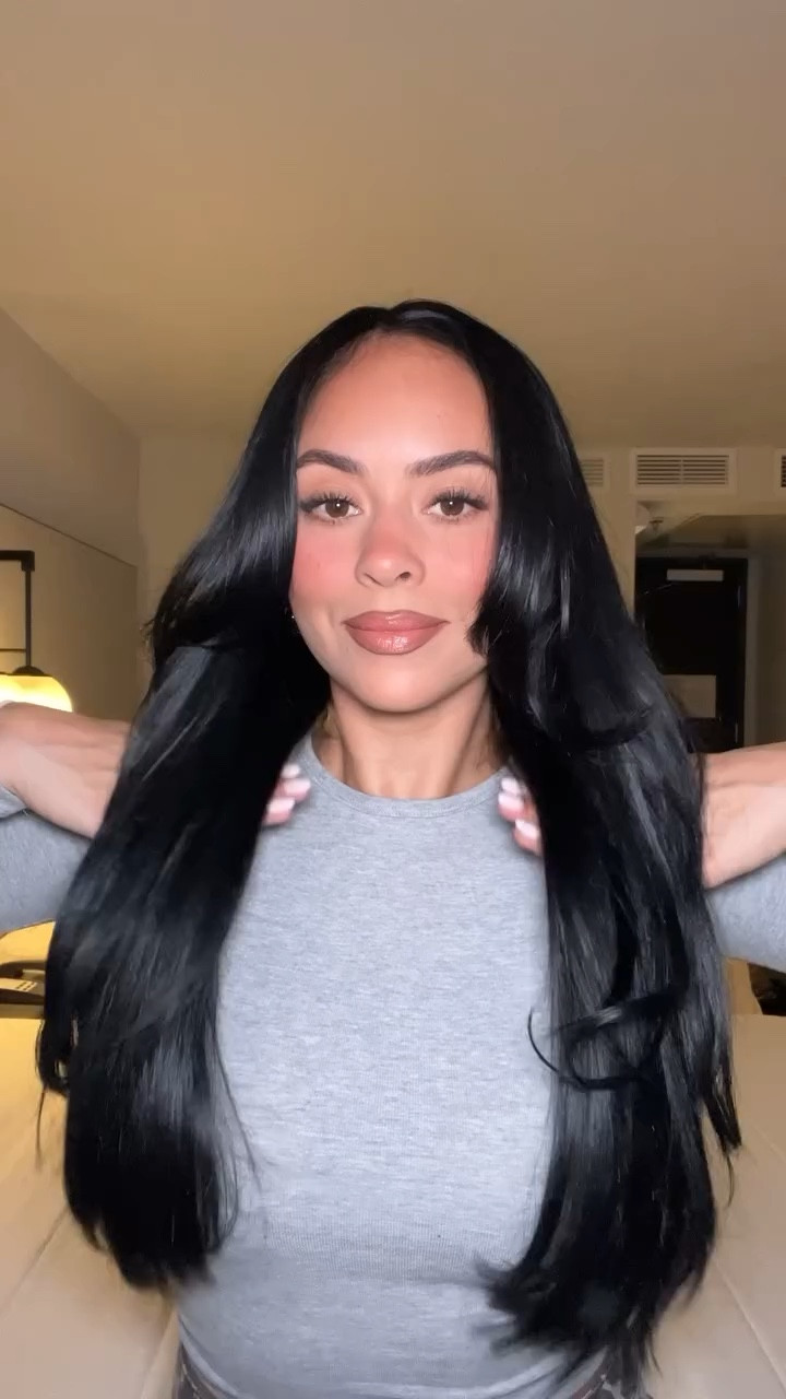 How to : Faux Blowout with a thermal round brush, my go to look I’ve been wearing recently 
—