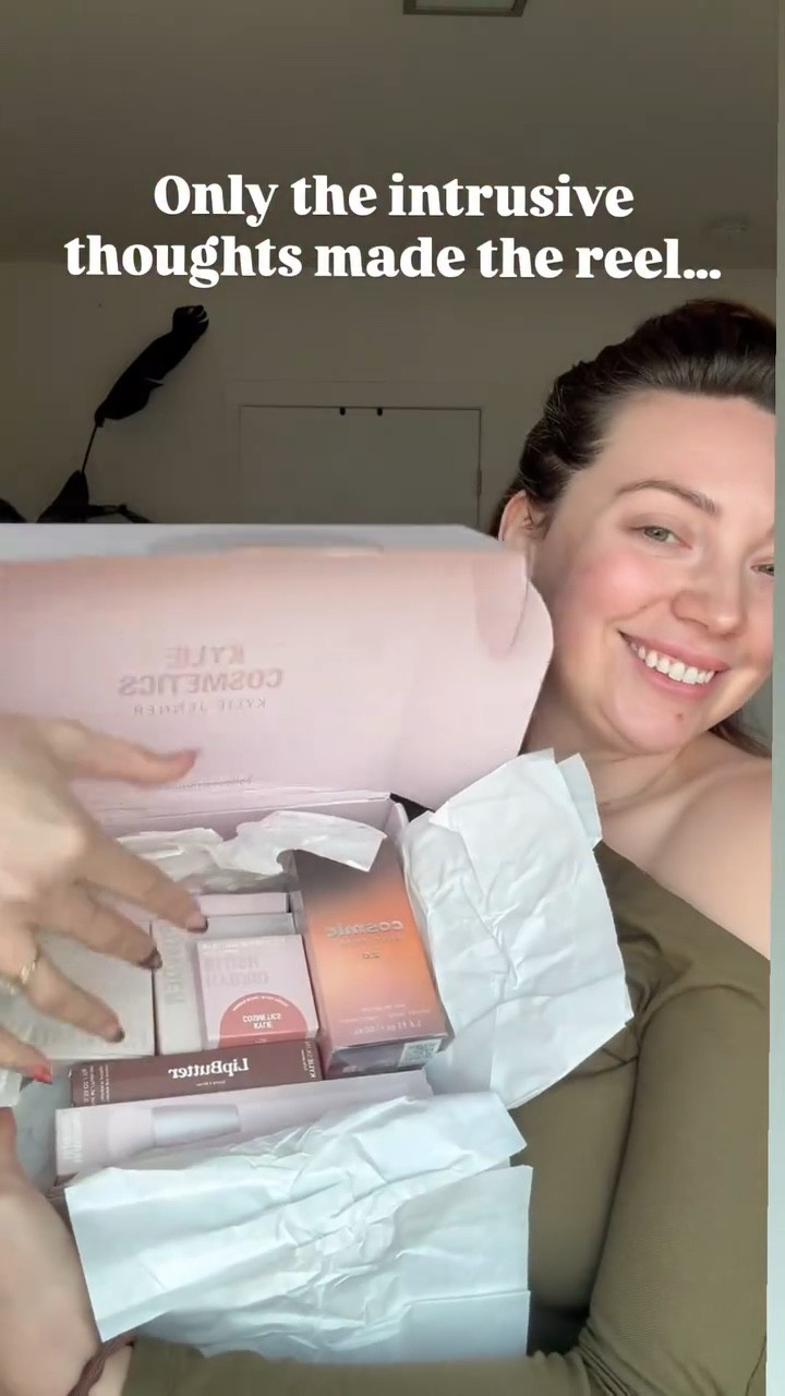 Anyone relate to filming beauty? 

#kyliecosmetics #makeupreel #girlythingswelove