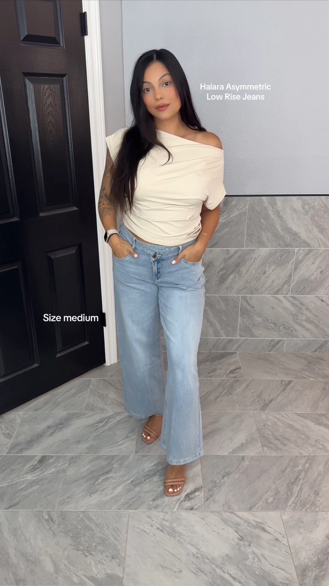 Medium / 5’4 / 143lbs 
Shirt - medium 
Jeans -medium / regular 
Shoes - 7 

#LTKStyleTip #LTKShoeCrush #LTKSaleAlert