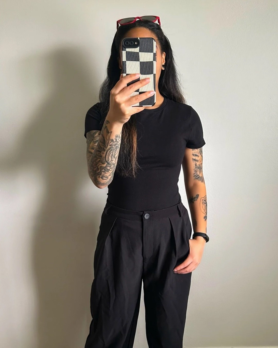All black work outfit 🖤
Classic, clean, and always a win. I styled black trouser pants with a black bodysuit (from Gap), paired it with my New Balance sneakers, and added a pop of color with red sunglasses to keep the look fun and elevated 🥰👌🏽

These trousers are from SHEIN and are super affordable and budget-friendly. They’re a size Large on me and run small, so I definitely recommend sizing up from your regular size ⬆️ 

📌Little secret: the DAZY brand on SHEIN is where I get most of my chic casual staples 🤍

Linked everything on my LTK so you can recreate the look ✨

#LTKFindsUnder50 #LTKWorkwear #LTKPetite
