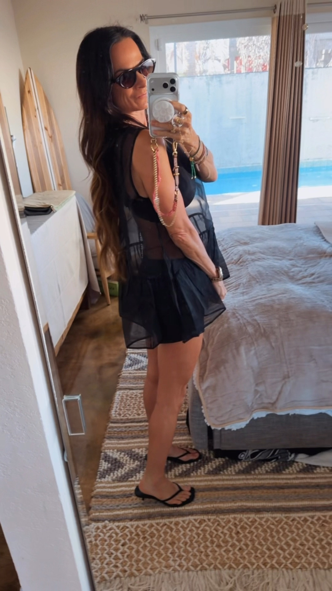 Obsessed is an understatement… 🖤✨

Last night’s look was giving sheer confidence with a little edge. Lightweight, flirty, and just enough sass to turn heads without even trying. Threw on my go-to layers, added a mini bag + sunnies (because obviously), and let the outfit do the talking.

Effortless. Elevated. A little cheeky. Exactly how we like it. 💋

Wearing XS shorts and size 2 top

#OOTNStyle #ChicAndSheer #NightOutLook #EffortlessStyle #NicoleColeeStyle



#LTKootd #LTKdayinmylife #LTKgrwm