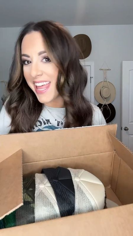 Trucker hat unboxing! Perfect to pair with trendy outfits, Nashville outfits, casual outfits and more. A trucker hat outfit is the big trend this season! 
5/13

#LTKVideo #LTKFindsUnder50 #LTKStyleTip