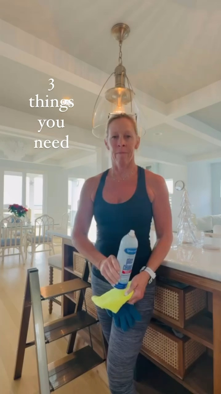 These 3 things are a z game changer for cleaning glass and mirrors! All microfiber cloths are not the same... I tested 10 and found a CLEAR winner

#LTKWatchNow #LTKHome