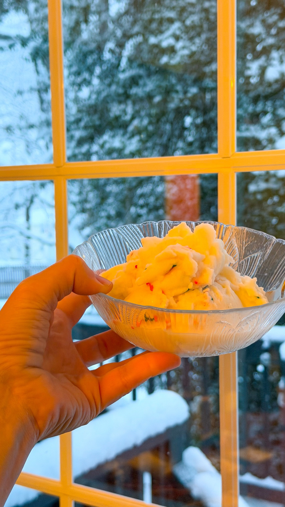 Snow ice cream, but make it gourmet.
Fresh snow, cold cream, vanilla, a touch of sweetness… and then the fun part: toppings. Today’s pick? Sprinkles for crunch and color.

It’s the simplest winter dessert, but when you nail the texture — soft, fluffy, just sweet enough — it hits like a chef’s kiss.

If you don’t have the ingredients (down to the snow day attire), here they are. 👇

#LTKfoodie #LTKvlog #LTKSeasonal