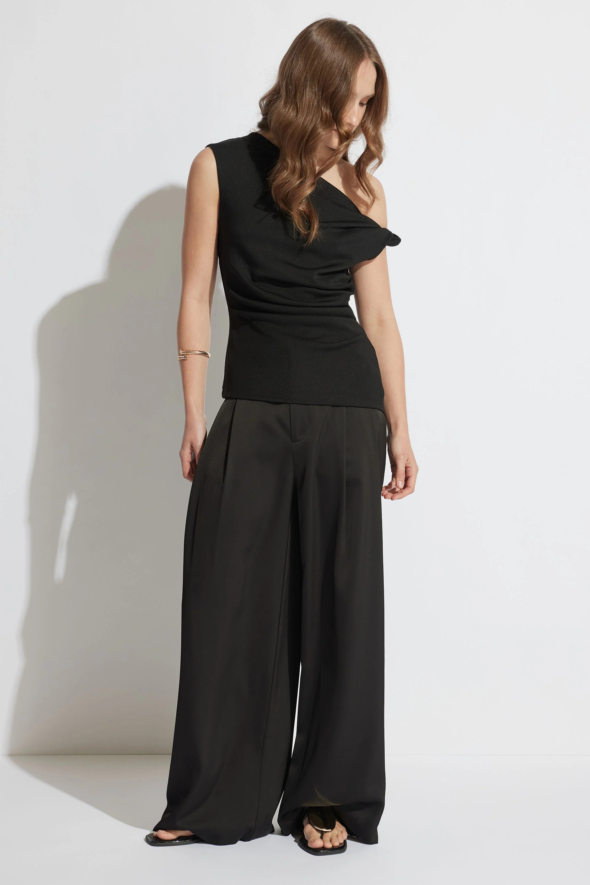 Mina Twist Tipped Shoulder Top - Black | DECJUBA | DECJUBA