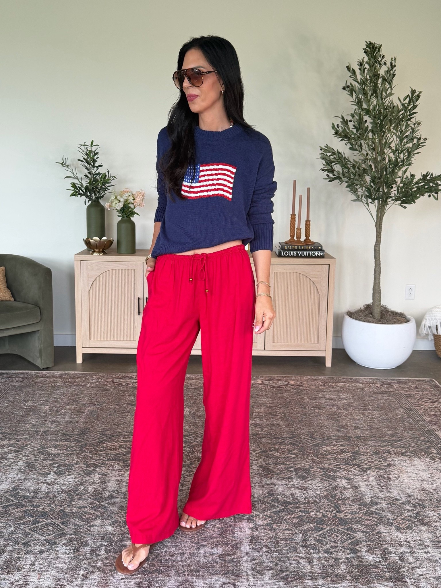LOVE this summer look! 
Sweater- @kohls medium 
Pants - red small