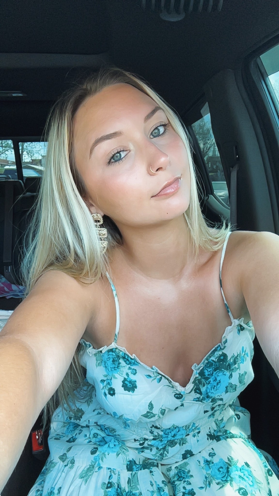 Happy Easter !🐰 


dress from francesca’s 

#LTKSeasonal #LTKFindsUnder50