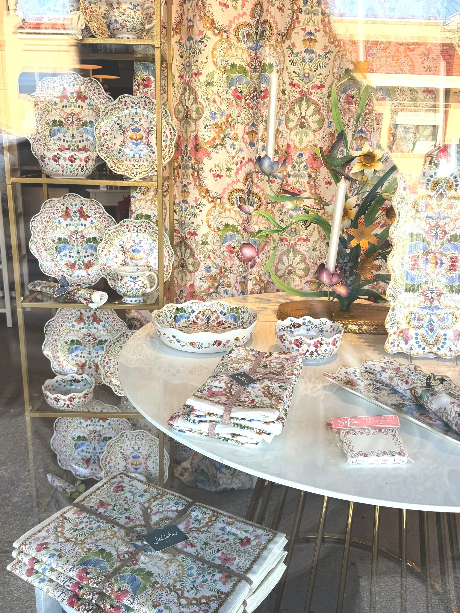 Saw these beautiful Juliska pieces the other day on my way to get my hair done. My bank account is lucky the store wasn’t open yet 🫣 


Home decor, table top, entertaining, hosting

#tabletop #hosting #entertaining 

#LTKU #LTKHome