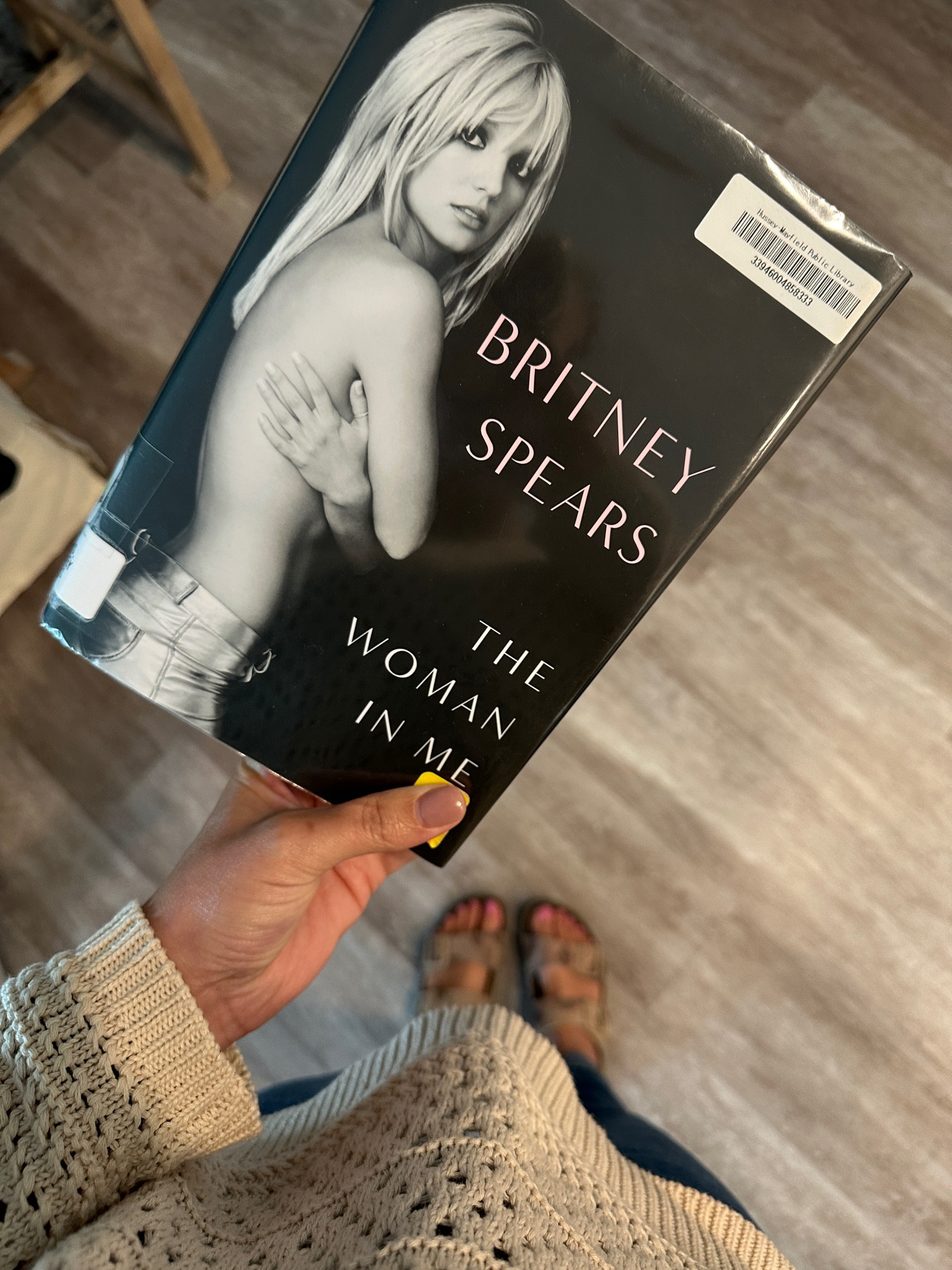 Another one bites the dust! Book 15! 
Not sure I felt this was a well written book and definitely didn’t feel deep, but you can’t help but feel bad for this girl! 
#whatimreading #bookclub #books #readmore

#LTKOver40 #LTKSeasonal #LTKHome