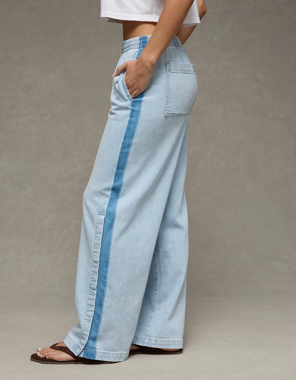 AE Low-Rise Baggy Ultra-Wide Leg Jean | American Eagle Outfitters (US & CA)