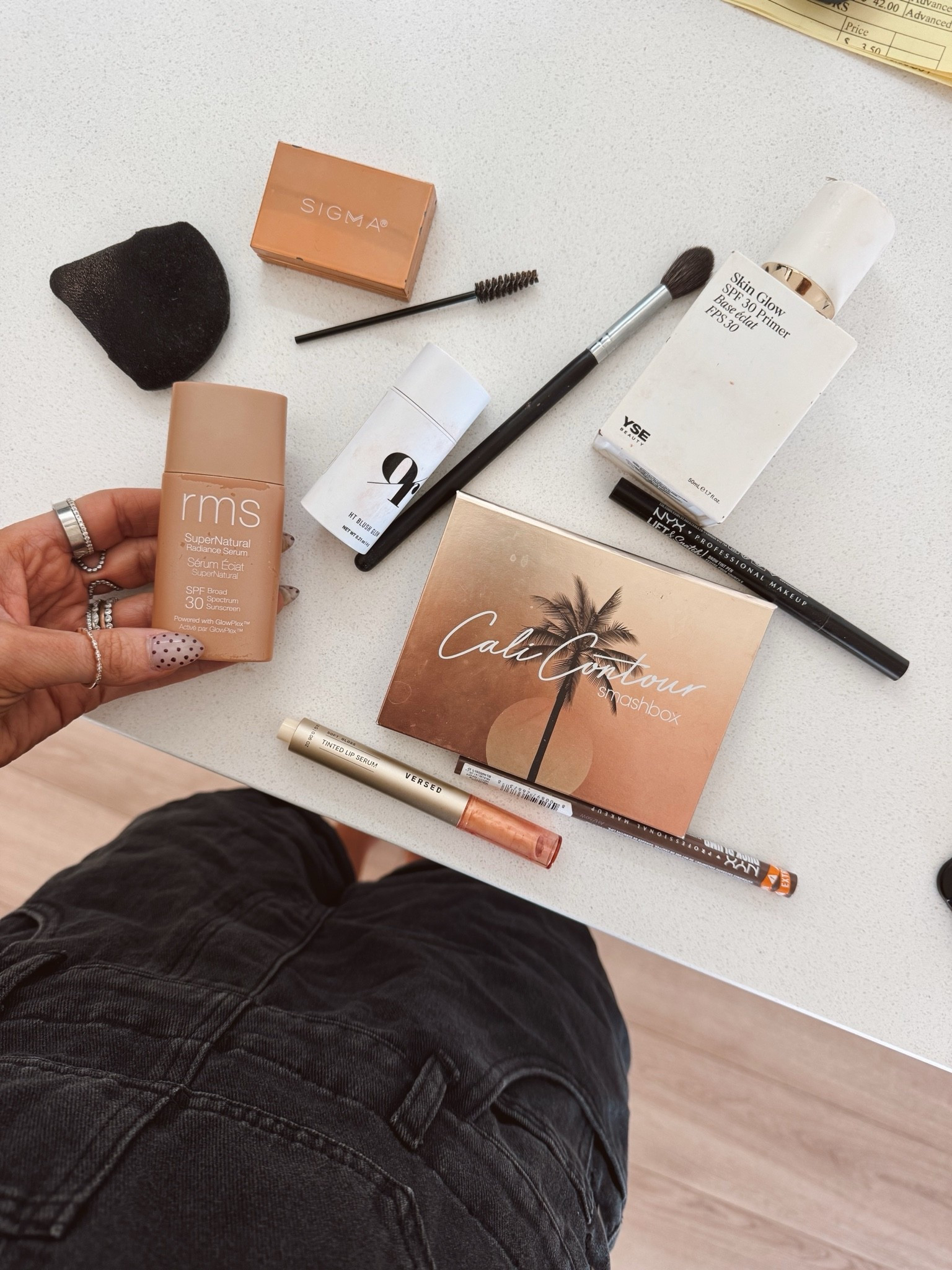 I am 37 with four kids, and this is the under-10-minute makeup lineup I’ve actually worn all summer when I want to look glowy, awake and put together – without a heavy full face. Featuring RMS beauty, YSL beauty, Smashbox, NYX, Sigma. #Over35MakeUp #GlowMakeup #QuickMakeup #EasyMakeupRoutine￼