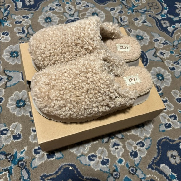 Ugg Maxi Curly Platform | Poshmark