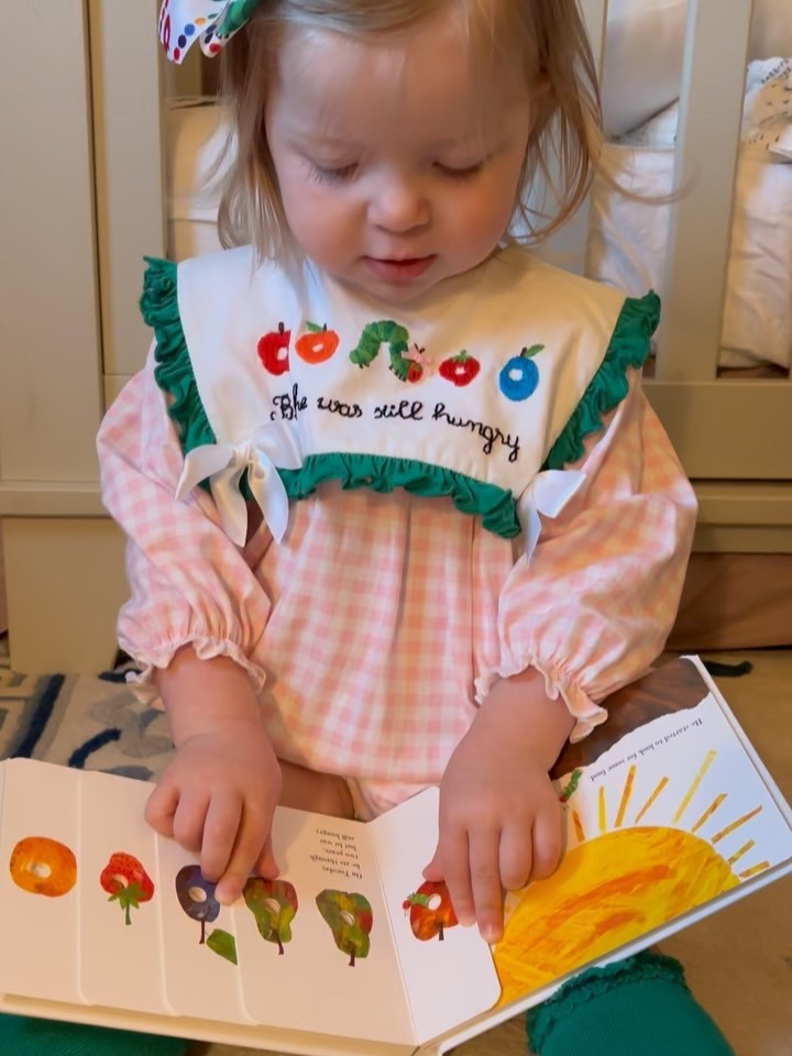 Happy Very Hungry Catepillar Day! 

🐛🍎🍐🥧🍨🍉🍰🍓🌱🦋

@veryhungrycaterpillarfanclub 
@caterpillarshow 
@worldericcarle 
@officialericcarle 
@littlestockingco