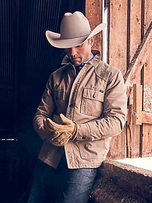 Men's Wrangler Corduroy Yoke Lined Barn Coat in Cathay Spice | Wrangler