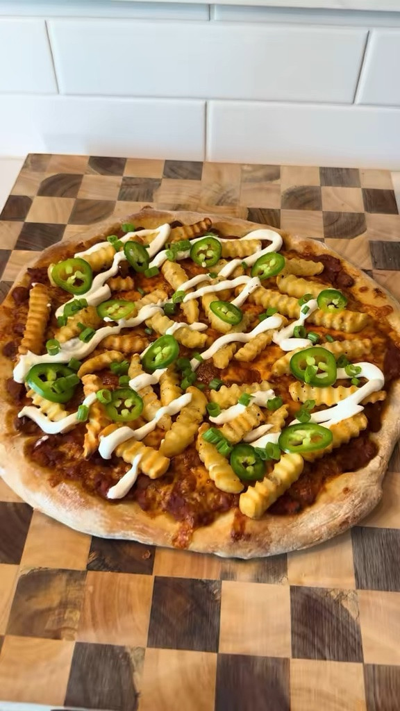 Let’s make a Chili Cheese Fry Pizza! 
Here’s the recipe ❤️
https://wolfcaster.kitchen/recipes/f/chili-cheese-fry-pizza

#LTKfoodie #LTKHome #LTKdayinmylife