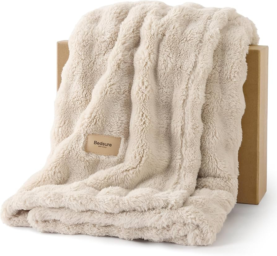 Bedsure 3D Fleece Bubble Blanket for Couch - GentleSoft Beige Throw Blanket for Sofa Bed Room Dec... | Amazon (US)