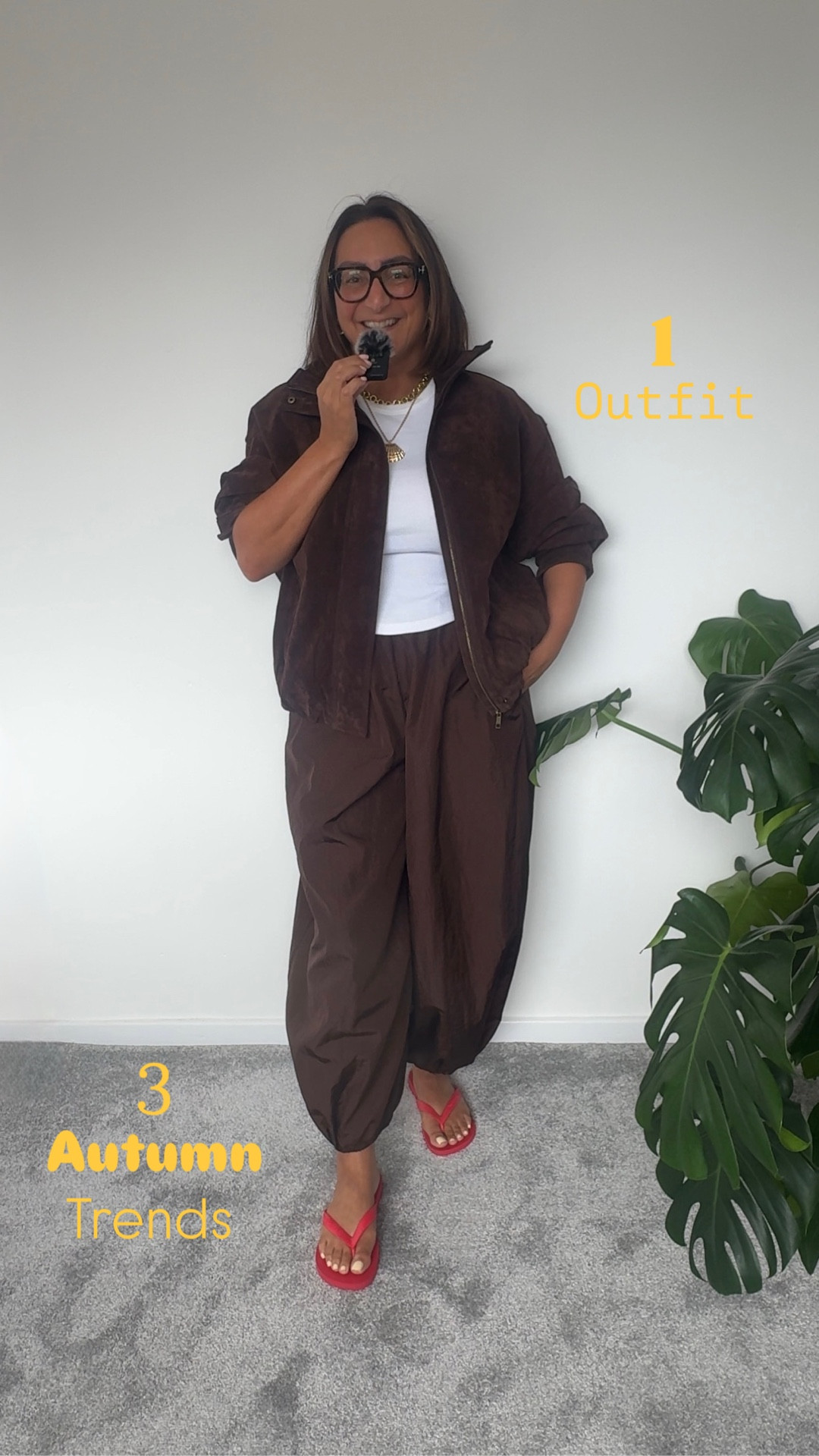 Key autumn trends in one outfit!
Suede jacket in brown from Zara
Gold shell jewellery
Balloon pants in nylon brown from Zara
Red havaiana flip flops
Fashion trends for autumn/fall


#LTKuk #LTKeurope #LTKautumn